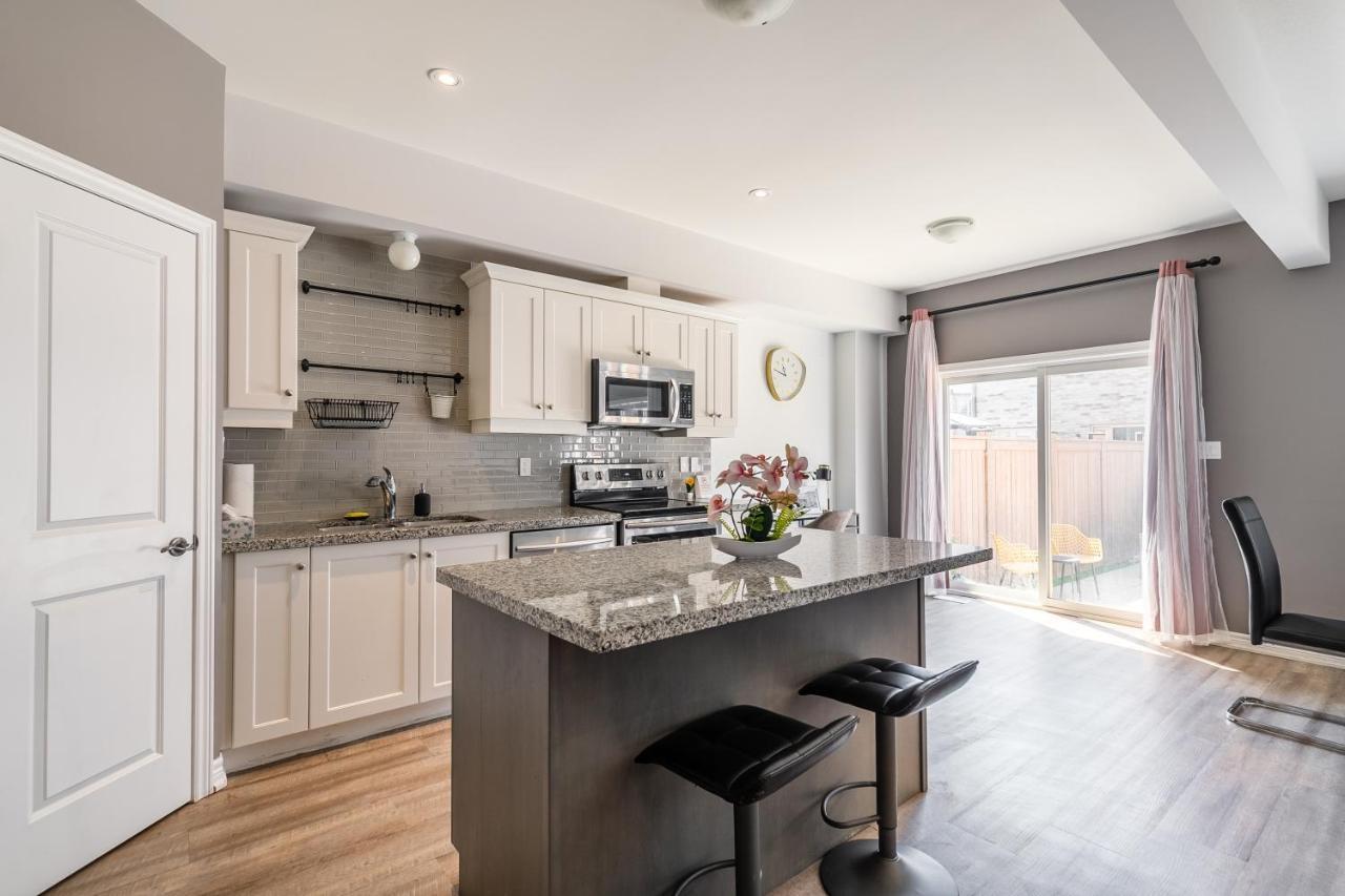 Modern Hamilton Homes Lake Ontario Shore By Globalstay Ngoại thất bức ảnh
