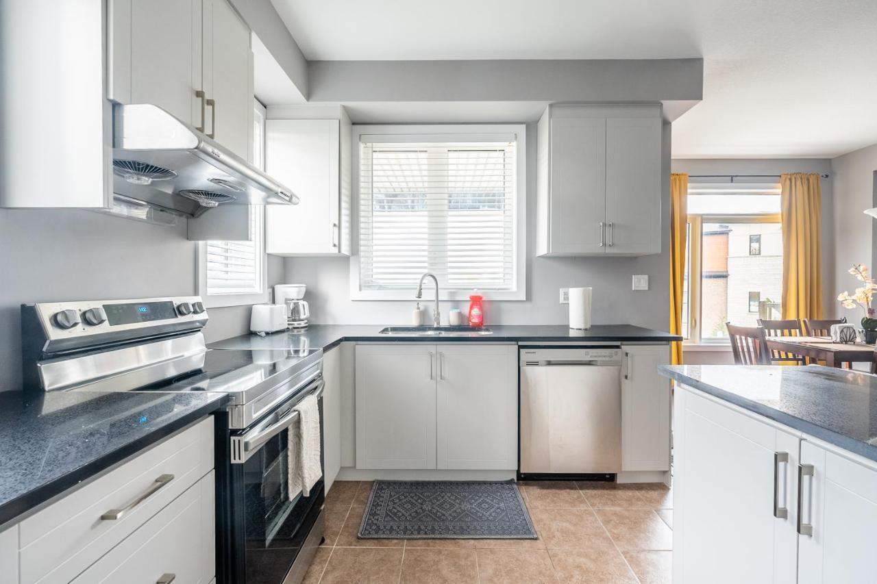 Modern Hamilton Homes Lake Ontario Shore By Globalstay Ngoại thất bức ảnh