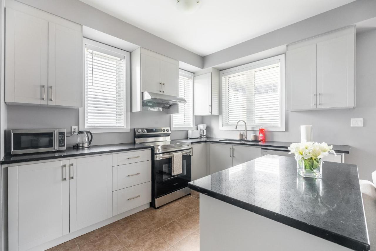 Modern Hamilton Homes Lake Ontario Shore By Globalstay Ngoại thất bức ảnh