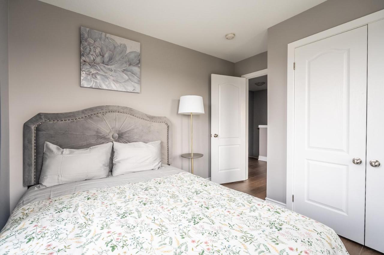 Modern Hamilton Homes Lake Ontario Shore By Globalstay Ngoại thất bức ảnh
